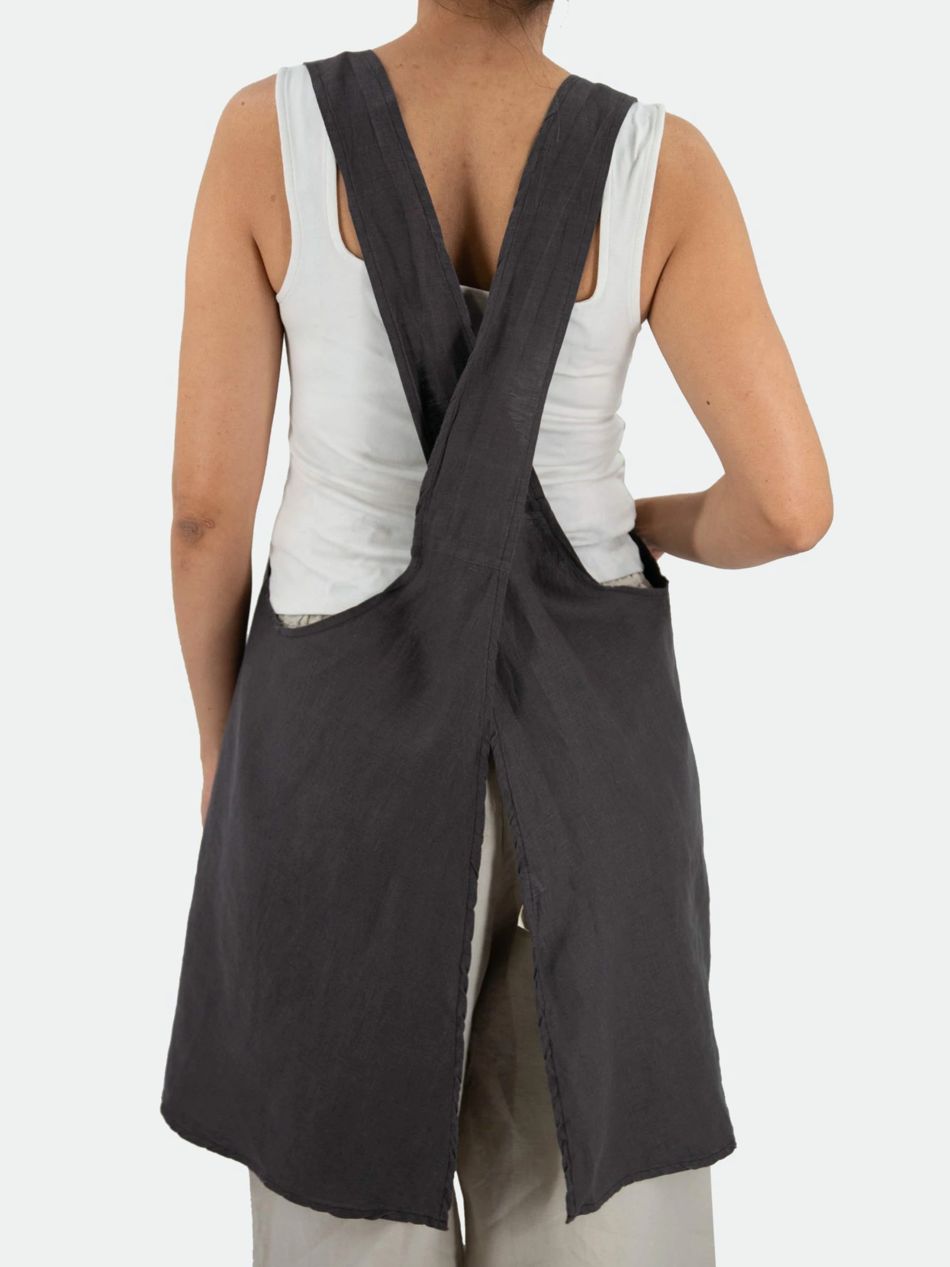 Sunday Morning Nishi Cross-Back Linen Apron 6 Sunday Morning Nishi Cross-Back Linen Apron – Bild 4