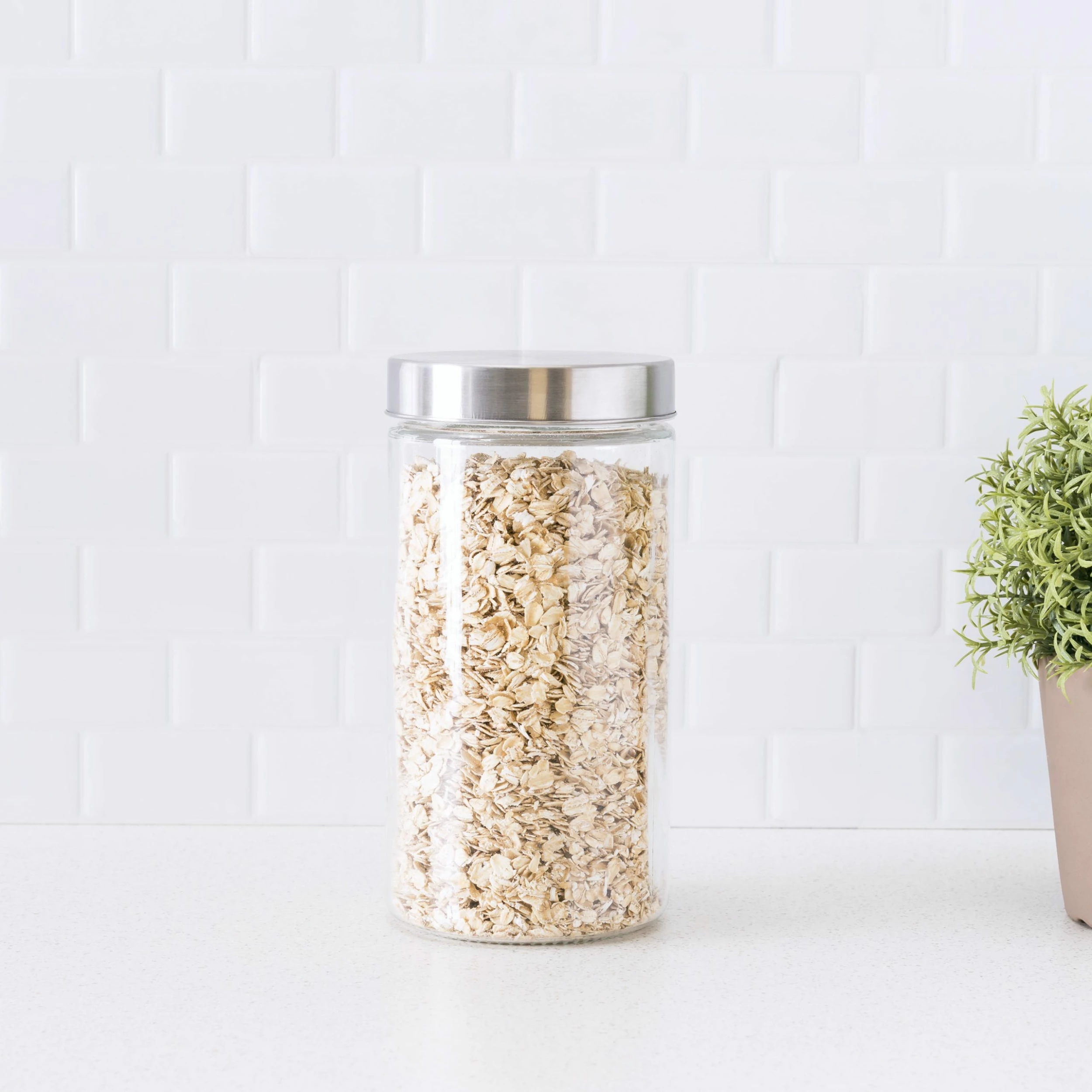 Home Basics Large 54 Oz. Round Glass Canister With Air-Tight Stainless Steel Twist Top Lid - Clear 4 Home Basics Large 54 Oz. Round Glass Canister With Air-Tight Stainless Steel Twist Top Lid - Clear – Bild 2