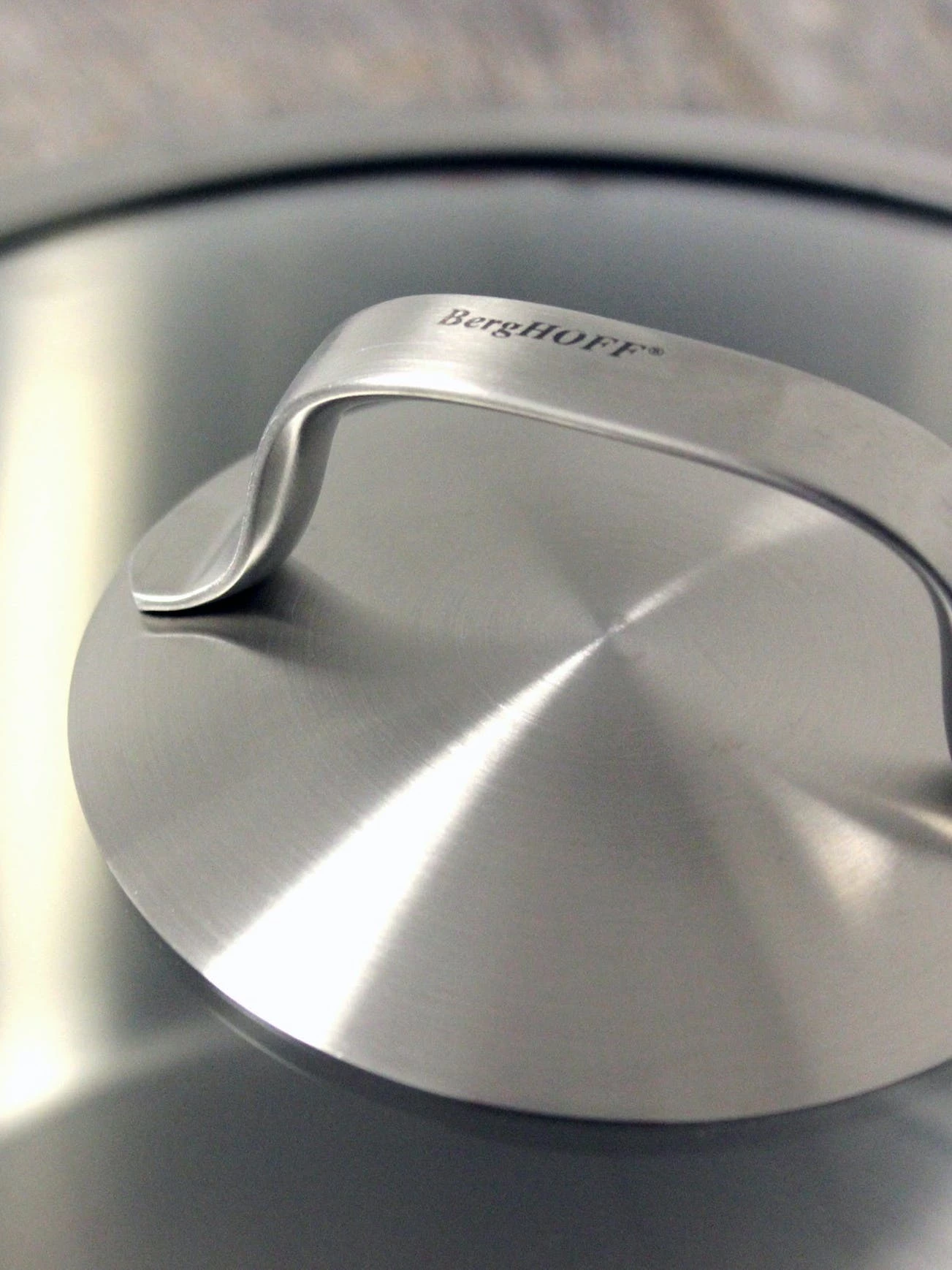 BergHOFF Essentials Gourmet 12Pc 18/10 Stainless Steel Cookware Set, Black Handles 5 BergHOFF Essentials Gourmet 12Pc 18/10 Stainless Steel Cookware Set, Black Handles – Bild 3