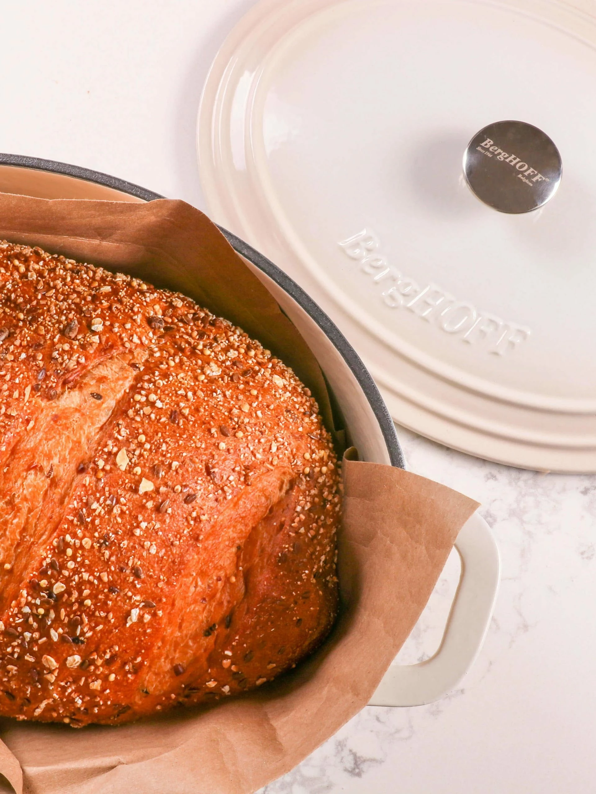 BergHOFF 5qt Cast Iron Oval Covered Dutch Oven, Meringue 8 BergHOFF 5qt Cast Iron Oval Covered Dutch Oven, Meringue – Bild 6