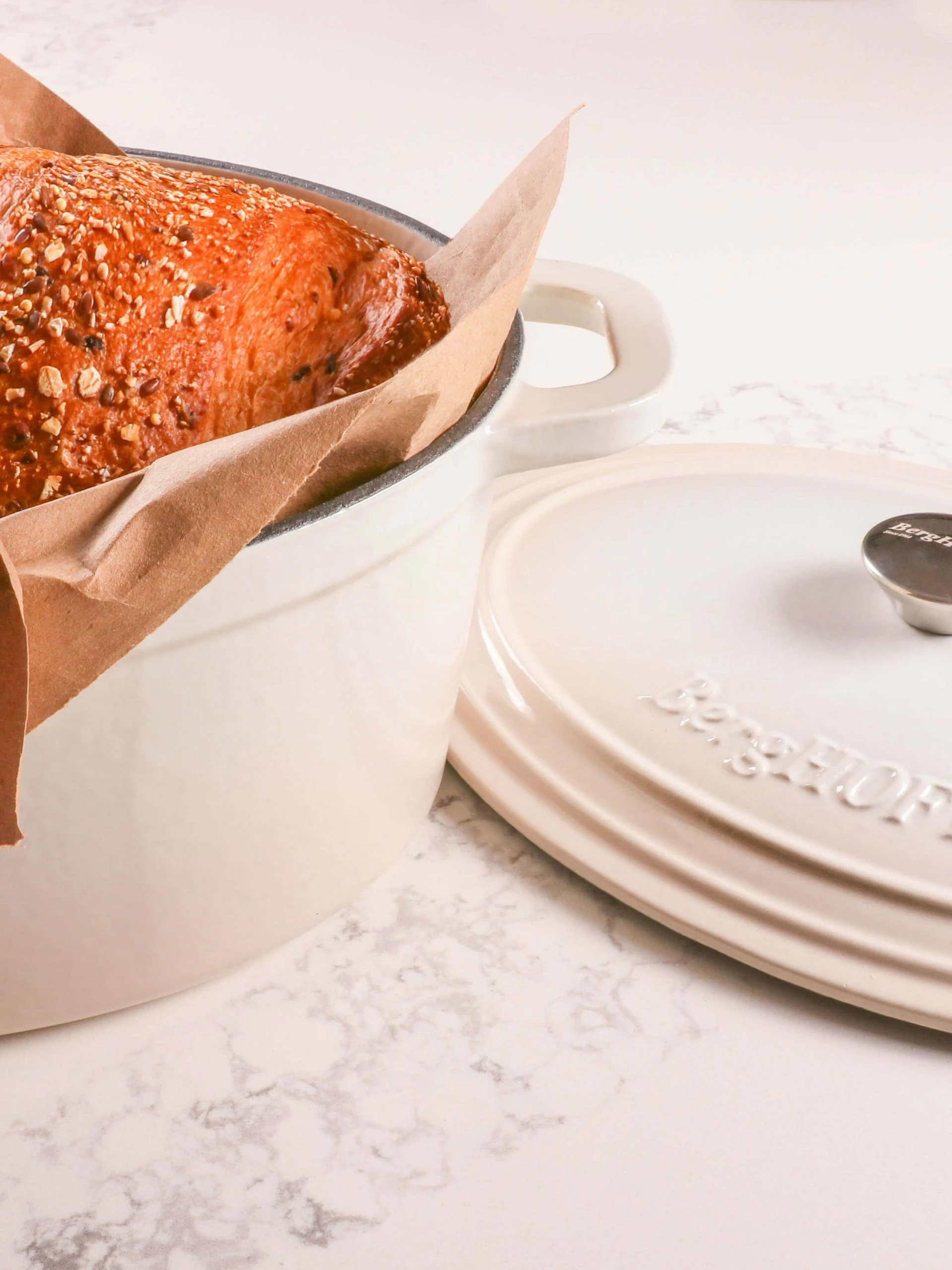 BergHOFF 5qt Cast Iron Oval Covered Dutch Oven, Meringue 7 BergHOFF 5qt Cast Iron Oval Covered Dutch Oven, Meringue – Bild 5